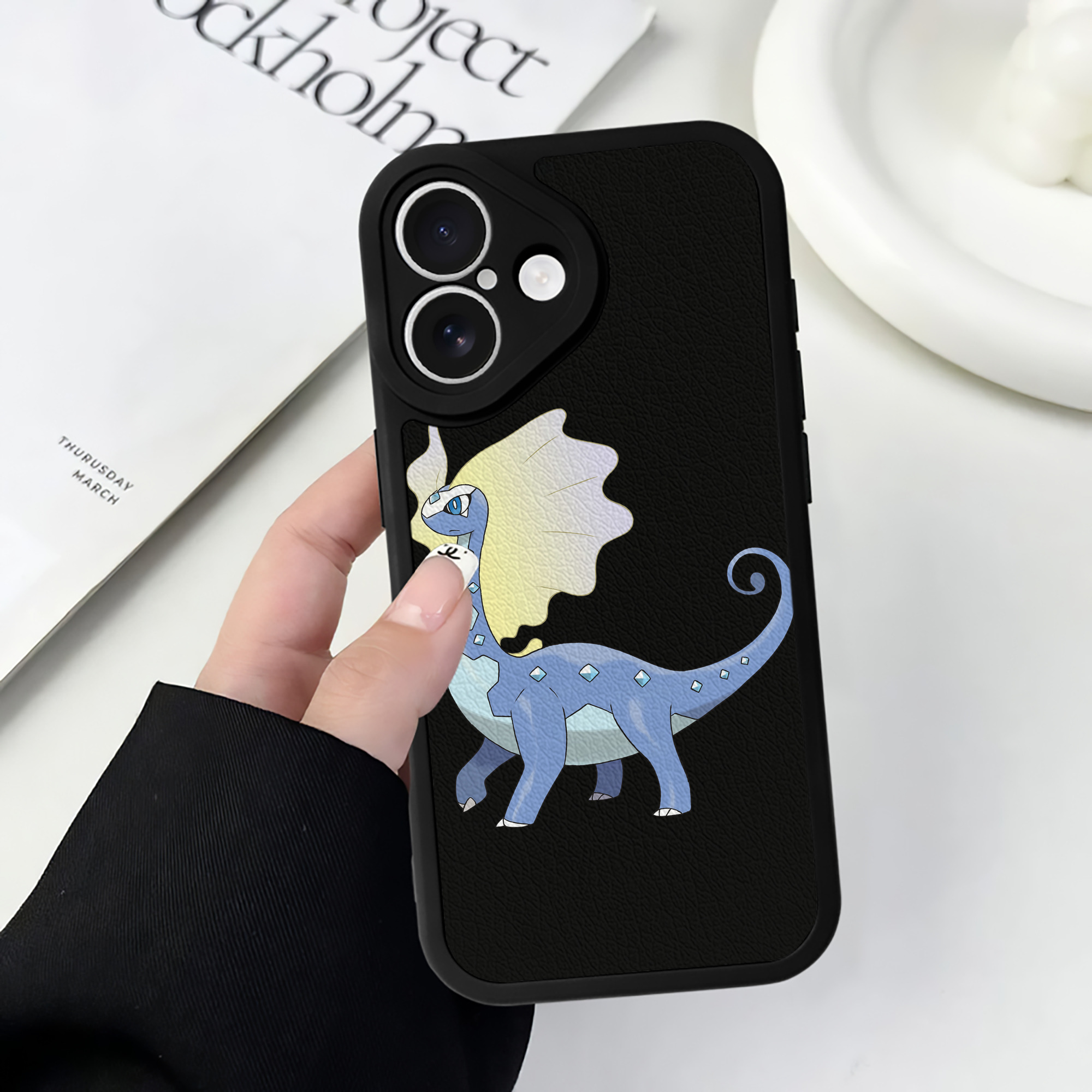（画像用） ポケットモンスター Pokémon 【iPhone 16シリーズ対応】シリコンスマホケース（レザー調） 材質：シリコン